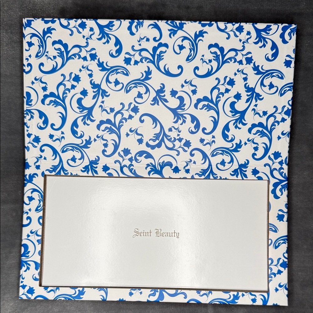 Seint Beauty Blue Floral 27 Palette — Blue Shades Collection - Picture 5 of 6